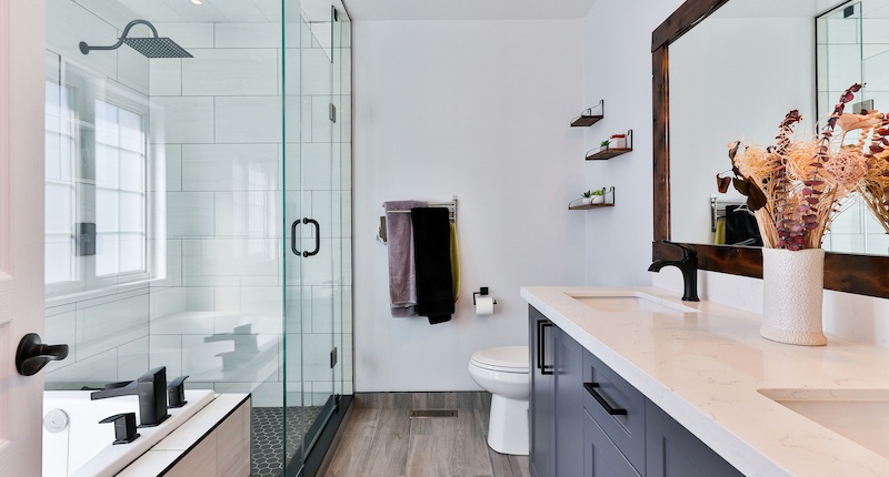 The Ultimate Guide to Bathroom Deep Cleaning: 10 Essential Steps 1 bathroom deep cleaning